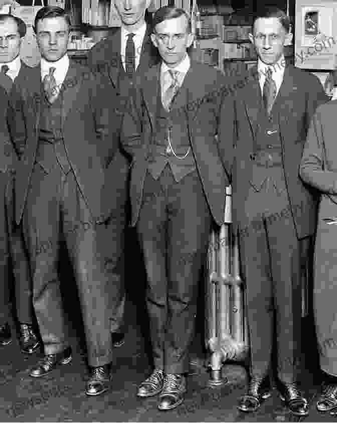 A Bustling Wall Street Scene In The 1920s, With Men In Suits And Hats Trading Stocks. Once In Golconda: A True Drama Of Wall Street 1920 1938