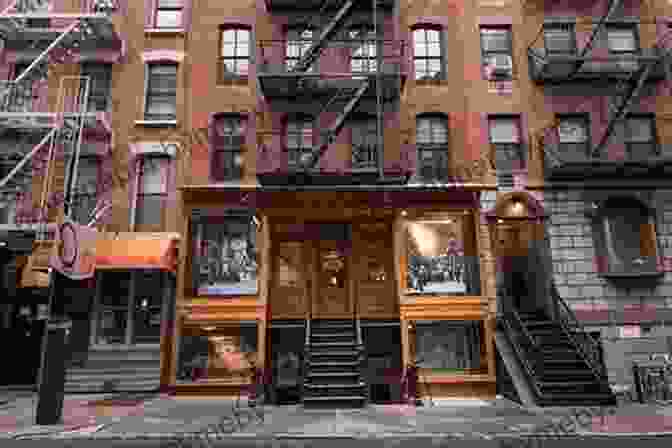 The Tenement Museum Tells The Stories Of The Immigrants Who Lived In The Building From The 1860s To The 1930s. A History Lover S Guide To New York City (History Guide)